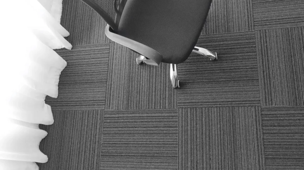 พรมแผ่น 50x50 ราคา CKK โทนเทาเข้ม ปูพื้นออฟฟิศ carpet tile