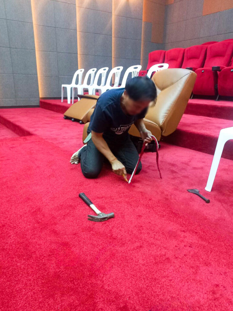 ภาพถ่าย: ช่างปูพรมหอประชุม รับปูพรมหอประชุม รับผลิตหอประชุม